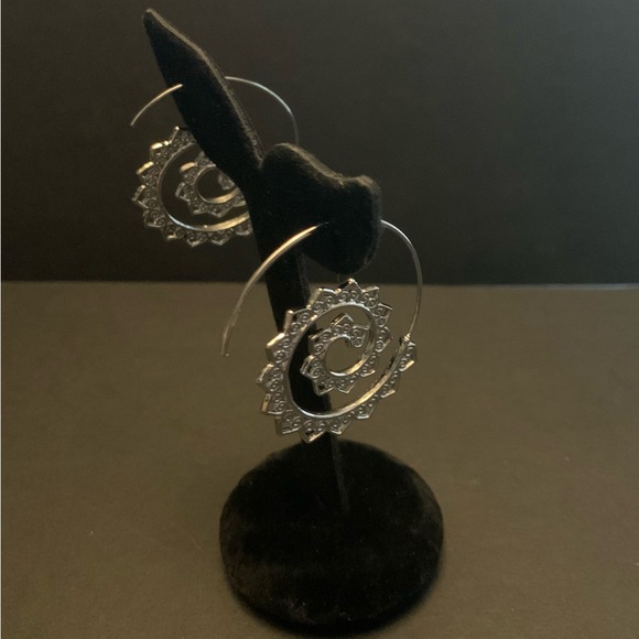 Boho circle earrings - Picture 2 of 3